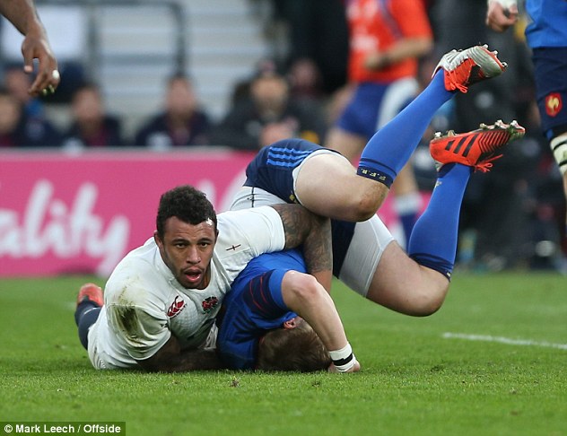 26DFB04F00000578-3013551-England_lock_Courtney_Lawes_made_a_trademark_hit_on_France_fly_h-a-8_1427414432638